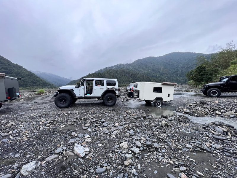 吉普車越野